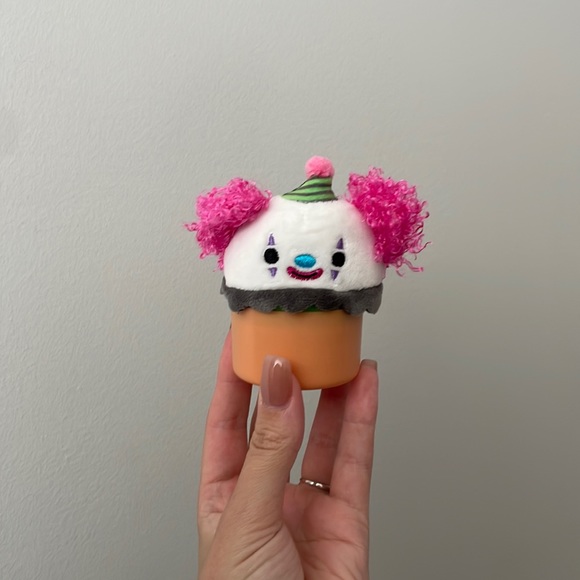 Squishmallow Umberto Micromallow - Picture 2 of 3